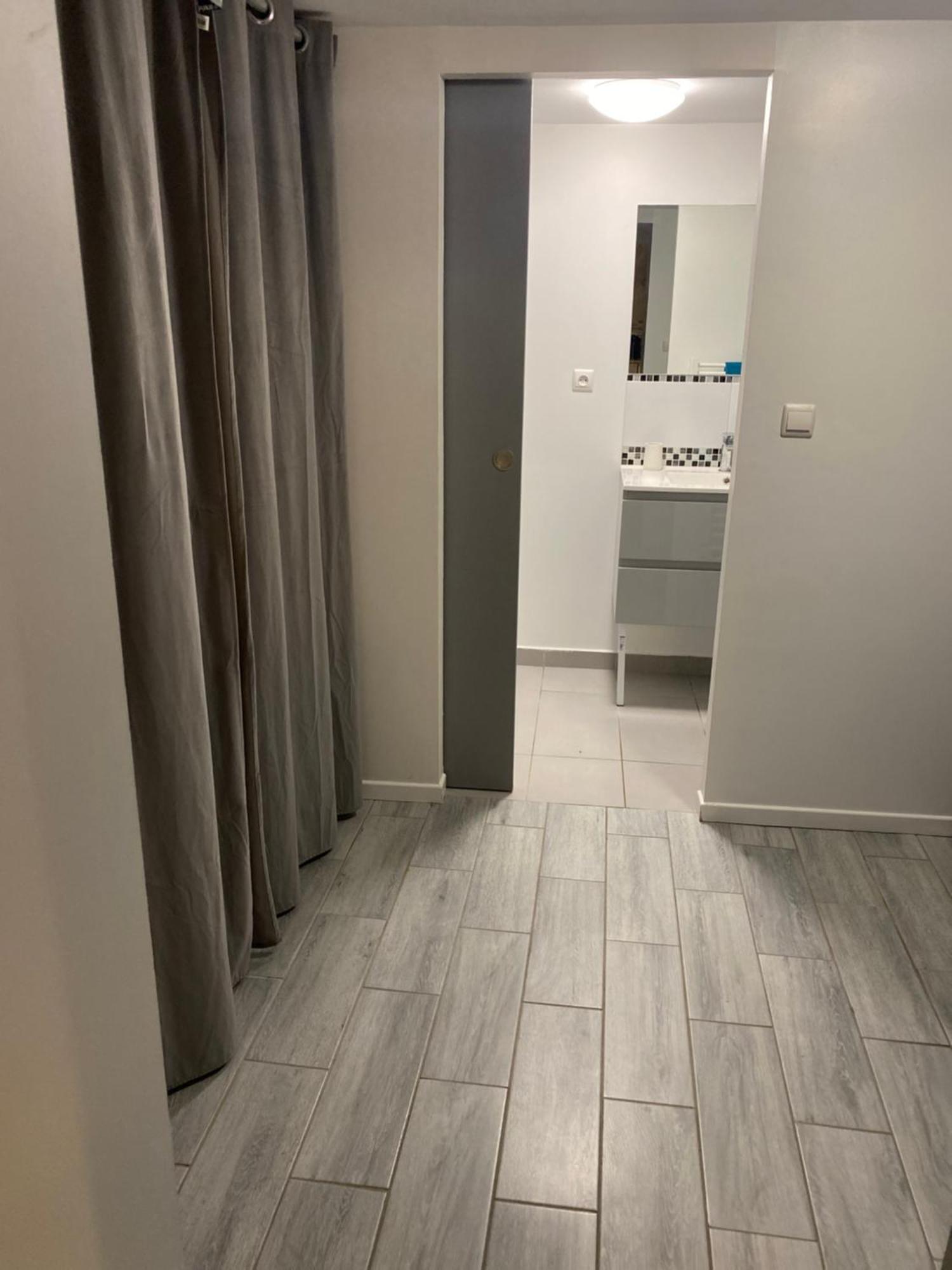 F2 Proche Futuroscope Apartment *